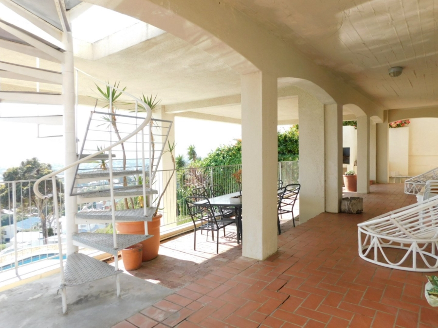 6 Bedroom Property for Sale in Mountainside Western Cape